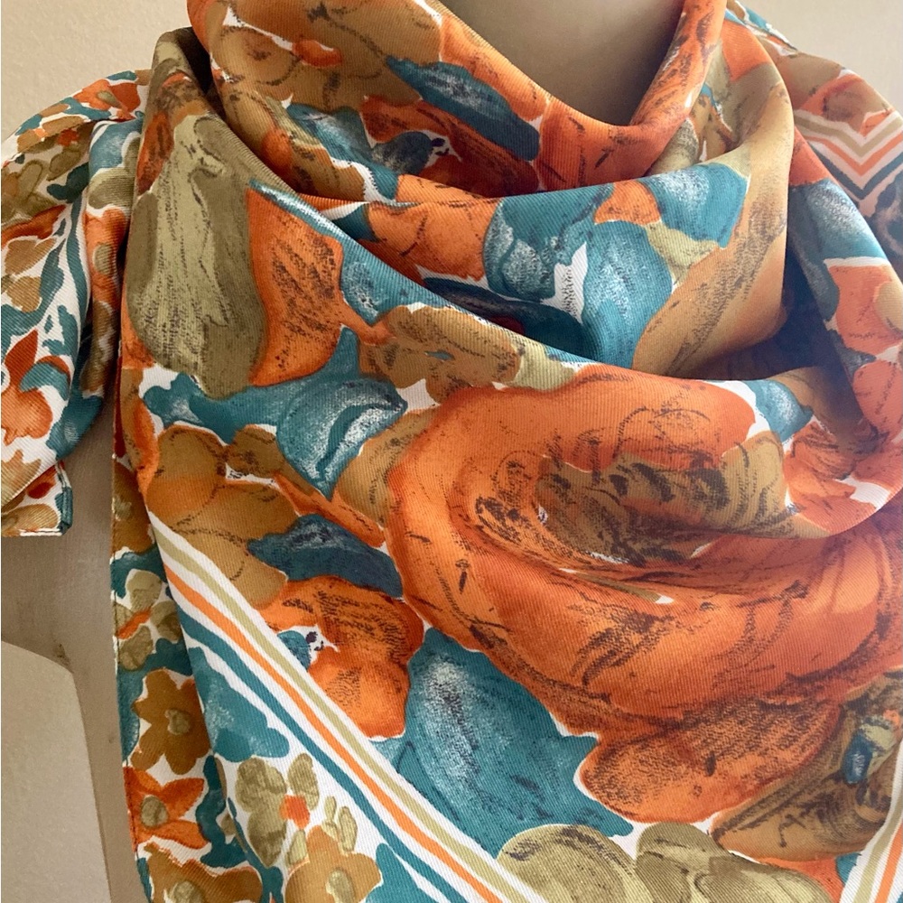 TIE RACK, vibrant floral scarf. Made in Italy.
